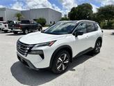 Thumbnail of 2025 Everest White Pearl/Super Black Nissan Rogue