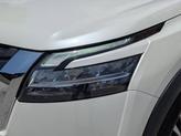 Thumbnail of 2024 Pearl White Tricoat/Super Black Nissan Pathfinder