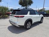 Thumbnail of 2024 Pearl White Tricoat/Super Black Nissan Pathfinder