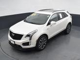 Thumbnail of 2021 Crystal White Tricoat Cadillac XT5
