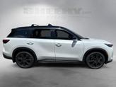 Thumbnail of 2026 White / Black INFINITI QX60