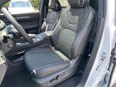 Thumbnail of 2026 White / Black INFINITI QX60