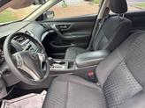 Thumbnail of 2018 White Nissan Altima
