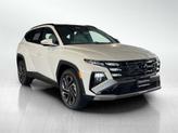 Photo of 2025 White Pearl Hyundai TUCSON