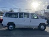 Thumbnail of 2001 Oxford White Ford E350 Super Duty