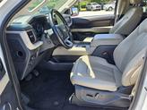 Thumbnail of 2023 Oxford White Ford Expedition