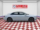 Thumbnail of 2017 White Platinum Lincoln Continental