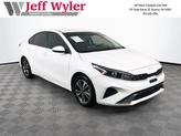 Photo of 2023 Snow White Pearl Kia Forte