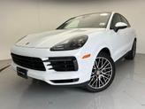 Photo of 2022 Carrara White Porsche Cayenne