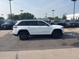Thumbnail of 2025 Bright White Clearcoat Jeep Grand Cherokee