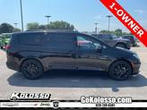Thumbnail of 2025 Diamond Black Chrysler Pacifica