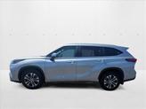 Thumbnail of 2023 Celestial Silver Metallic Toyota Highlander