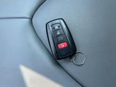 Thumbnail of 2021 Blizzard Pearl Toyota Highlander Hybrid