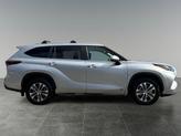 Thumbnail of 2024 Celestial Silver Metallic Toyota Highlander Hybrid