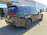 Thumbnail of 2021 Brilliant Black Crystal Pearlcoat Chrysler Pacifica