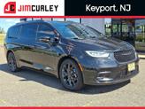 Photo of 2021 Brilliant Black Crystal Pearlcoat Chrysler Pacifica