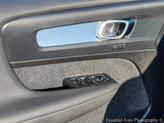 Thumbnail of 2025 Onyx Black Metallic Volvo XC40