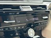 Thumbnail of 2024 Platinum White Pearl Acura MDX