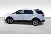 Thumbnail of 2017 White Platinum Metallic Tri-Coat Ford Explorer