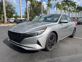 Photo of 2023 Shimmering Silver Pearl Hyundai ELANTRA