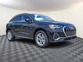 Photo of 2025 MYTHOS BLACK Audi Q3