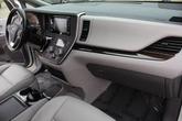 Thumbnail of 2018 Blizzard Pearl Toyota Sienna