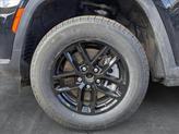 Thumbnail of 2025 Diamond Black Crystal Pearlcoat Jeep Grand Cherokee L