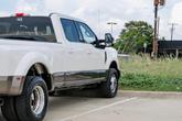 Thumbnail of 2017 White Platinum Ford F-350