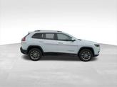 Thumbnail of 2019 Bright White Clearcoat Jeep Cherokee