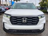 Thumbnail of 2023 Platinum White Honda Pilot