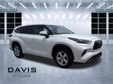 Photo of 2023 Pearl Toyota Highlander