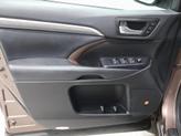 Thumbnail of 2019 Toasted Walnut Pearl Toyota Highlander
