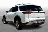 Thumbnail of 2025 Everest White P Nissan Pathfinder