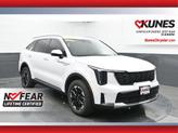 Photo of 2024 Glacial White Pearl Kia Sorento