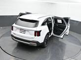 Thumbnail of 2024 Glacial White Pearl Kia Sorento
