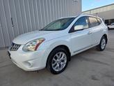 Photo of 2011 Pearl White Nissan Rogue