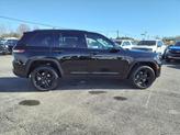 Thumbnail of 2025 Diamond Black Crystal Pearlcoat Jeep Grand Cherokee