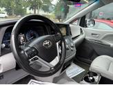 Thumbnail of 2016 Silver Sky Metallic Toyota Sienna