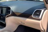 Thumbnail of 2017 Bright White Clearcoat Jeep Grand Cherokee