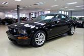 Thumbnail of 2005 Black Clearcoat Ford Mustang