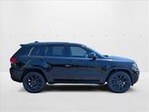 Thumbnail of 2018 Diamond Black Crystal Pearlcoat Jeep Grand Cherokee