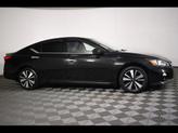 Thumbnail of 2021 Super Black Clearcoat Nissan Altima
