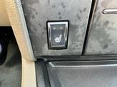 Thumbnail of 2008 Cool Vanilla Chrysler 300