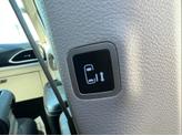 Thumbnail of 2022 Bright White Clearcoat Chrysler Voyager