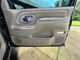 Thumbnail of 1996 Black GMC Yukon