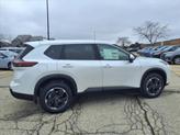 Thumbnail of 2025 Everest White Pearl Nissan Rogue