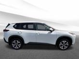 Thumbnail of 2022 Pearl White Tricoat Nissan Rogue