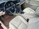 Thumbnail of 2015 Flamenco Red Metallic Volvo V60