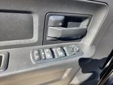 Thumbnail of 2016 Brilliant Black Crystal Pearlcoat RAM 1500