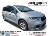 Photo of 2022 Silver Mist Clearcoat Chrysler Pacifica